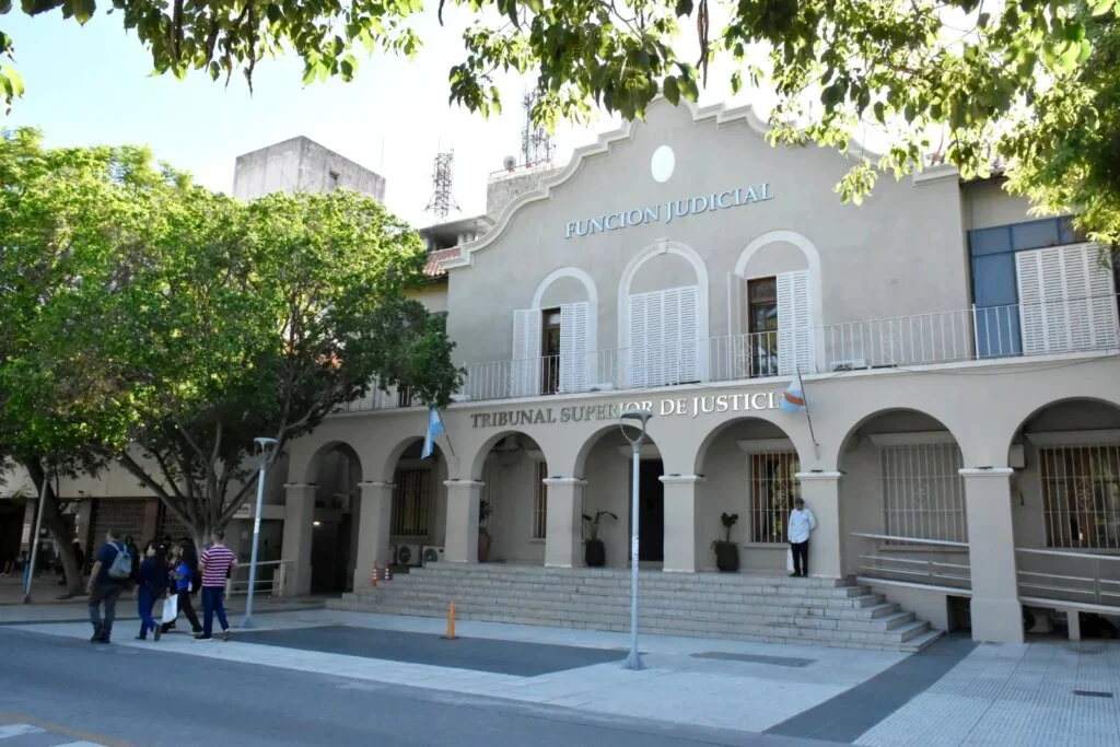 Médico acusado de abuso en La Rioja queda libre tras revocación de procesamiento