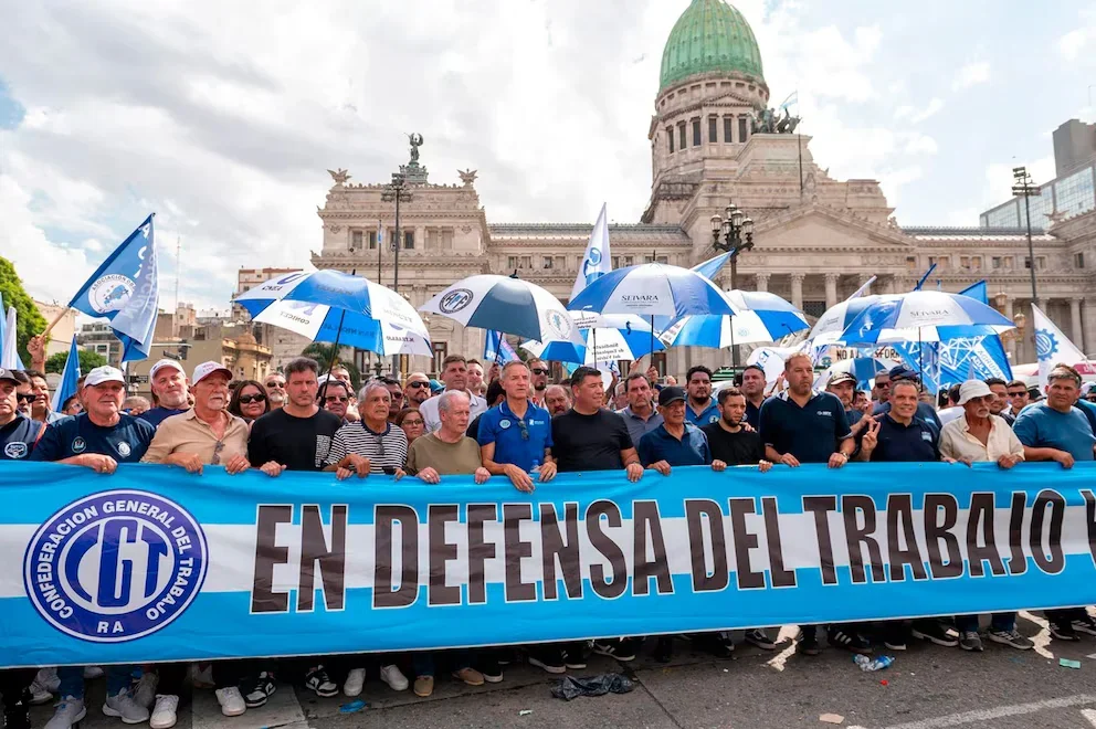 Miles de trabajadores se movilizan en La Rioja contra el ajuste del Gobierno nacional