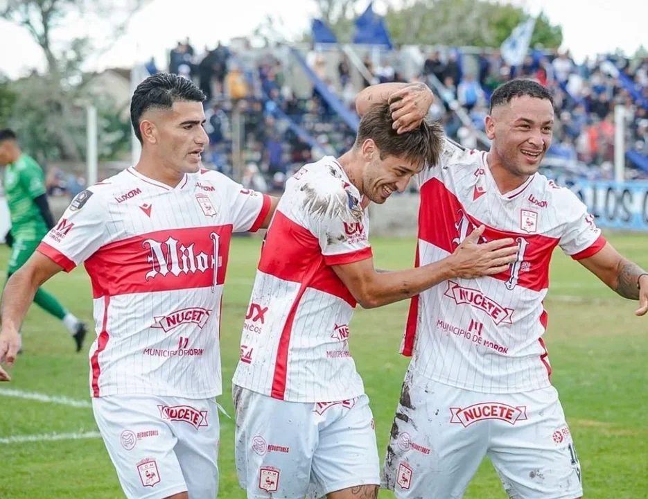 Morón se impone 3-0 a Acassuso y se posiciona como líder en la Primera Nacional
