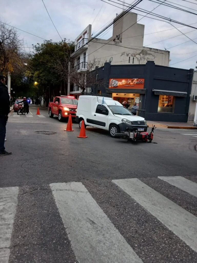 Motociclista sufre graves heridas tras accidente en Santa Fe y Copiapó