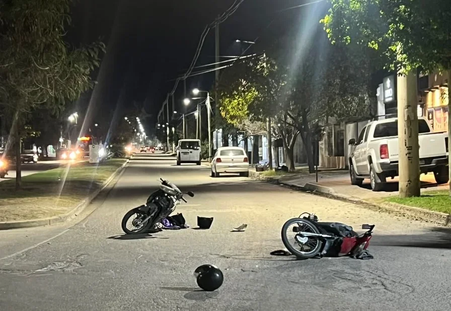 Motociclista sufre graves lesiones tras accidente en Avenida Santa Rosa