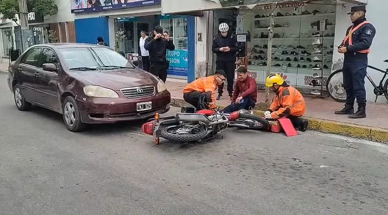 Motociclista sufre lesiones tras inesperado accidente en la capital riojana