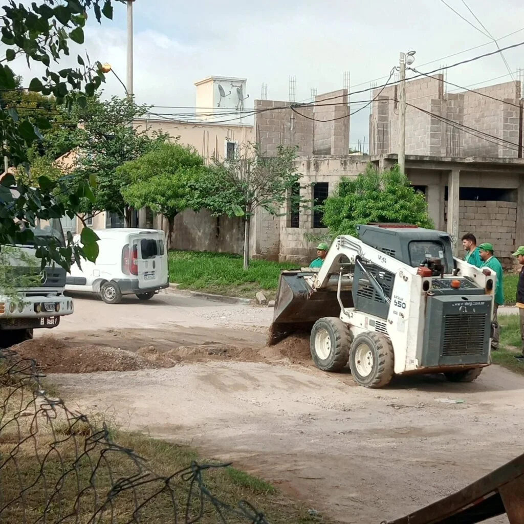 Operativo de limpieza en barrio Carlos Menem Jr. busca frenar el dengue en La Rioja
