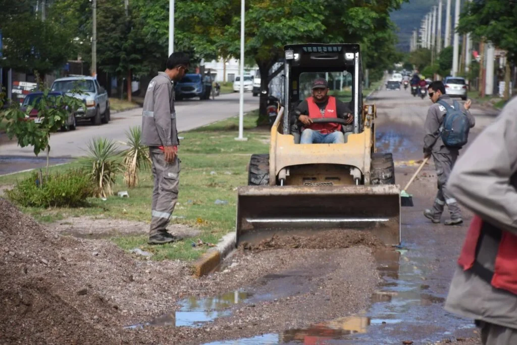 Operativo municipal en La Rioja busca aliviar efectos del temporal en la ciudad