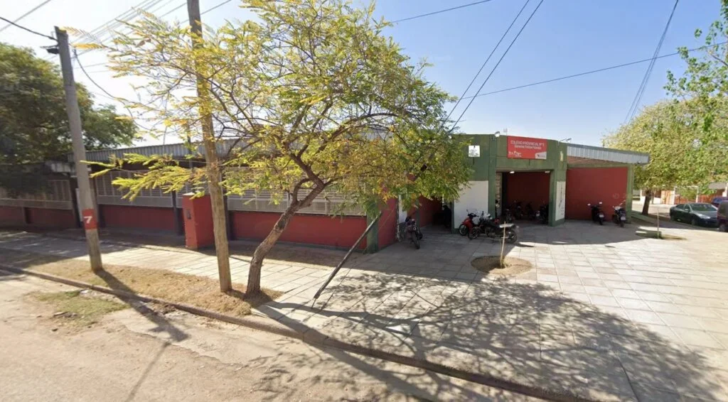 Padres preocupados en Colegio N° 5: se reportan cuchillos en mochilas de alumnos