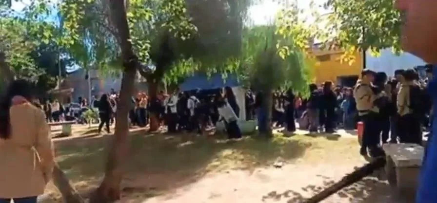 Padres y alumnos de Escuela de Comercio N° 1 enfrentan nueva crisis de seguridad