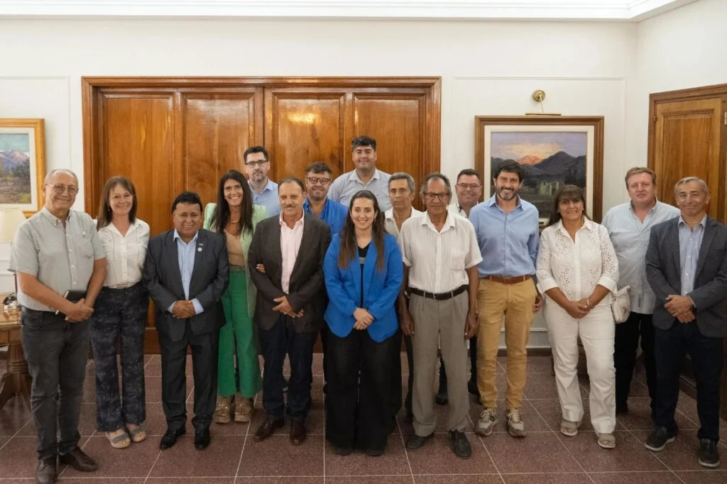 Productores olivícolas de Arauco reciben apoyo con créditos a tasa cero del Gobierno provincial