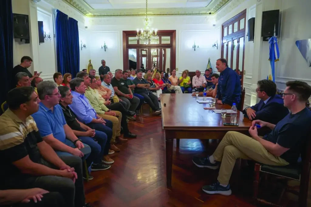 Quintela une fuerzas con senadores contra la reforma laboral en La Rioja
