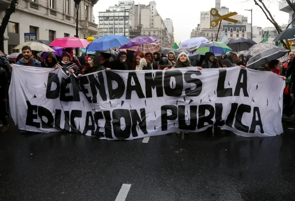 Recorte millonario en educación genera preocupación en toda Argentina