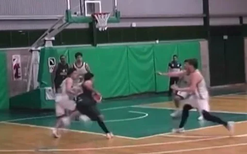 Riachuelo se lleva un emocionante triunfo en el Torneo de Básquetbol ante Banco Rioja