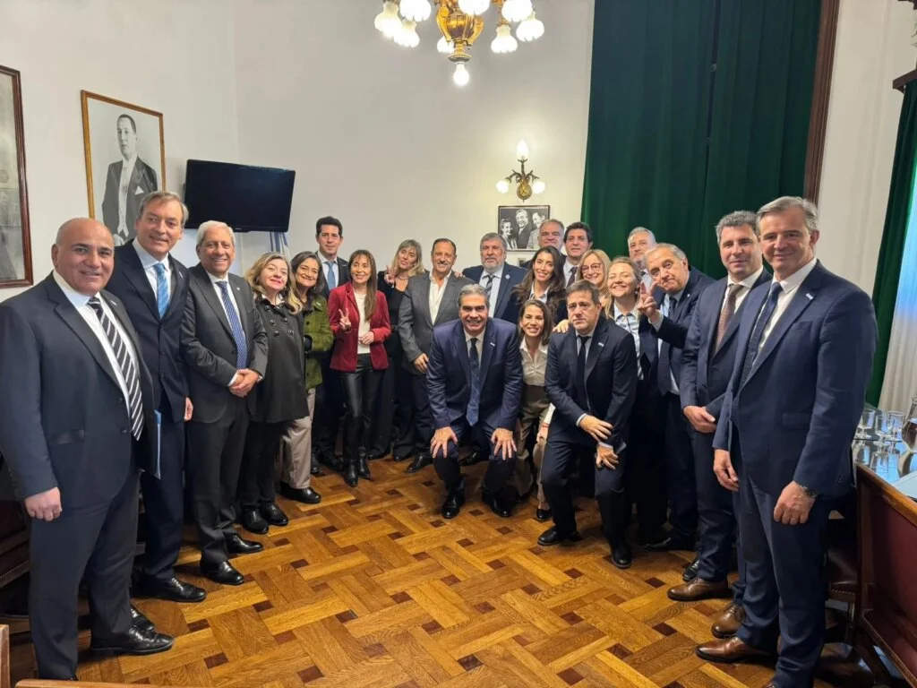 Senadores justicialistas analizan estrategias para enfrentar la crisis económica en La Rioja