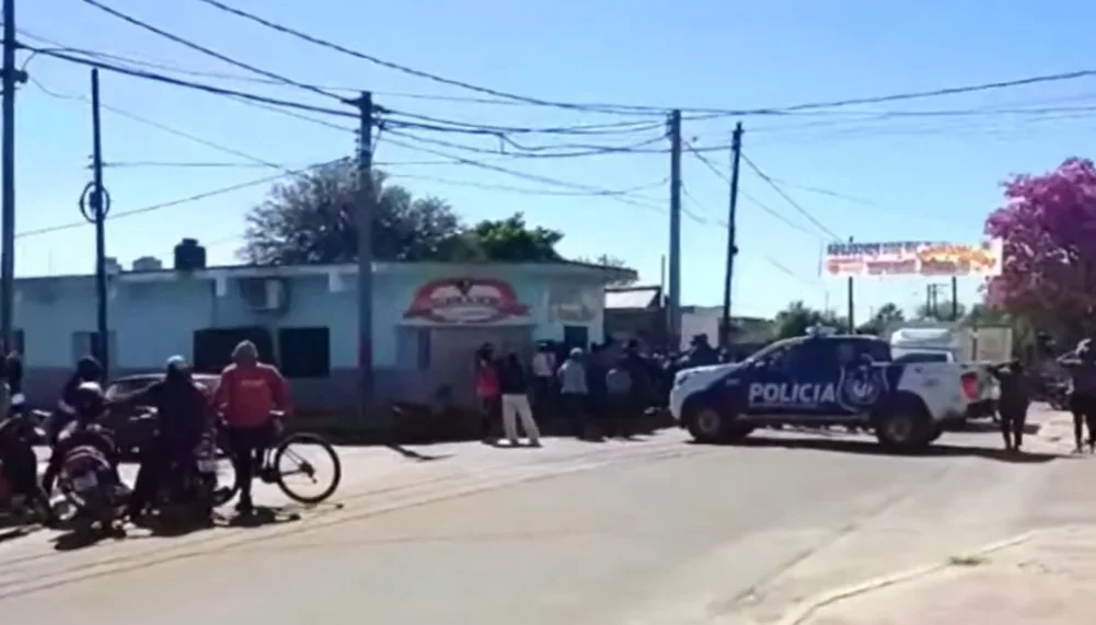 Tragedia en La Rioja: mujer pierde la vida en la calle por descompensación súbita