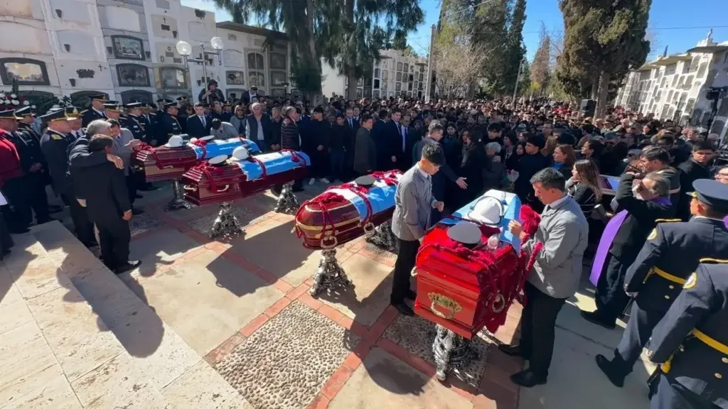 Valle Fértil recuerda con dolor a los cuatro oficiales que perdieron la vida en la tragedia aérea