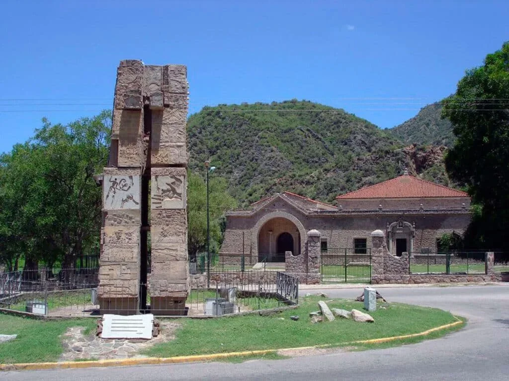Vecinos de Puerta de la Quebrada se manifiestan en defensa del Templo de Las Padercitas