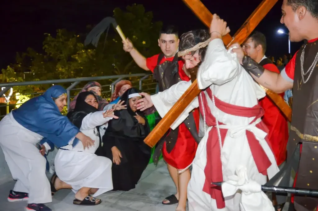 Via Crucis Viviente en el Parque de la Juventud: un encuentro que une a la comunidad