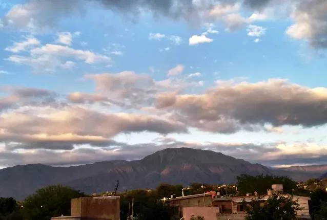 Vientos intensos y tormentas amenazan la seguridad en La Rioja este lunes