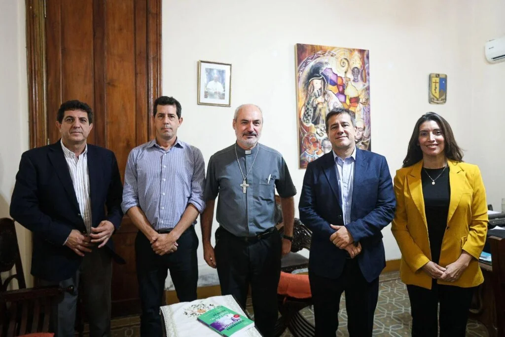 Wado De Pedro y Obispo Braida abordan temas de interés social en La Rioja